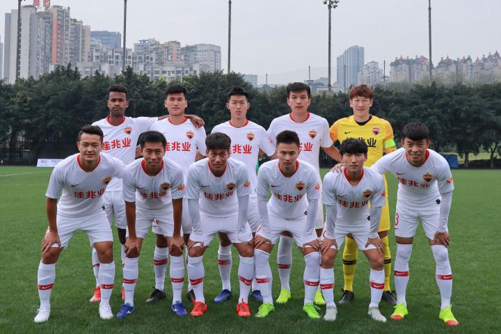 深圳佳兆业逆转重庆斯威，终结连败