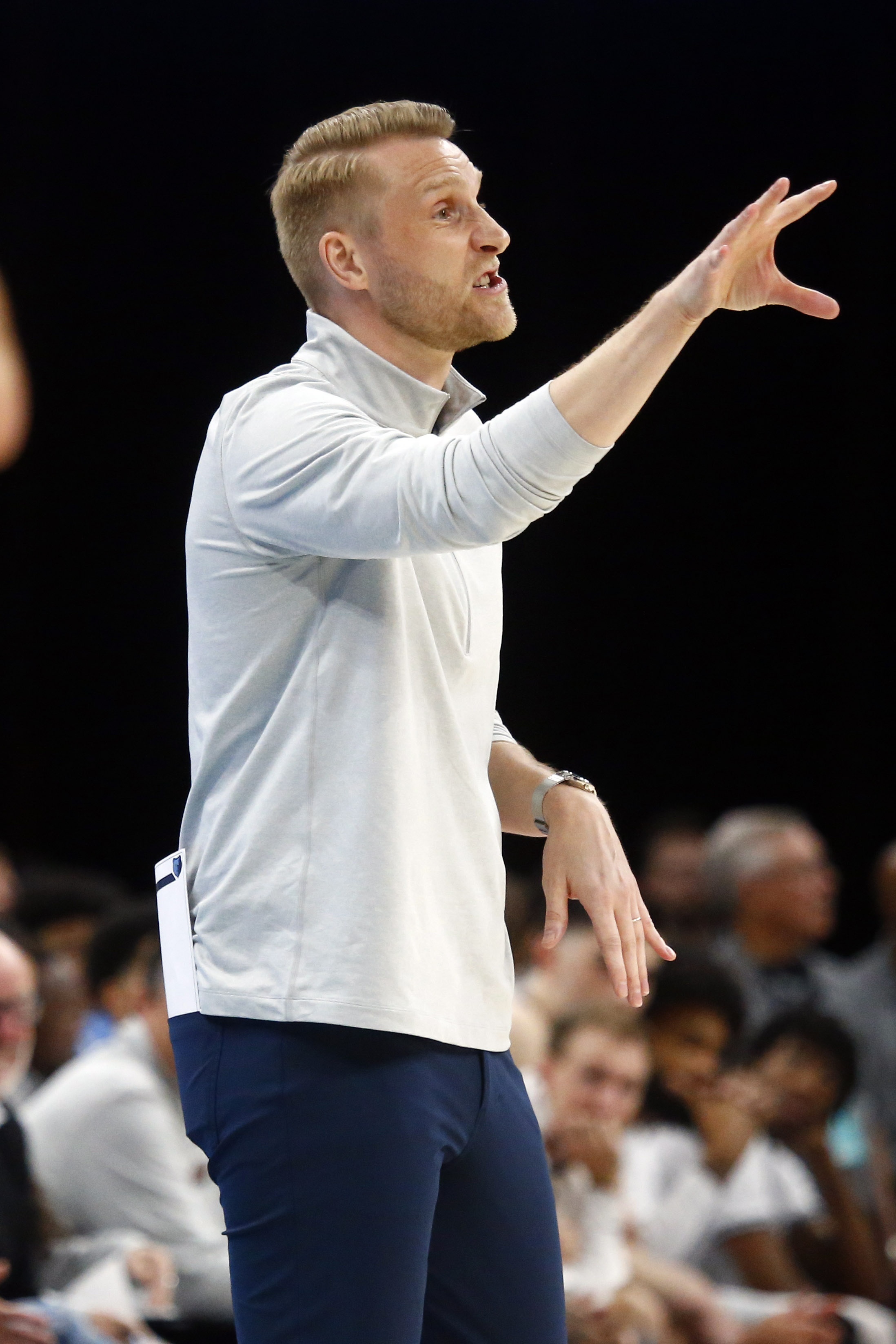 灰熊横扫雷霆，范弗利特扛起全队