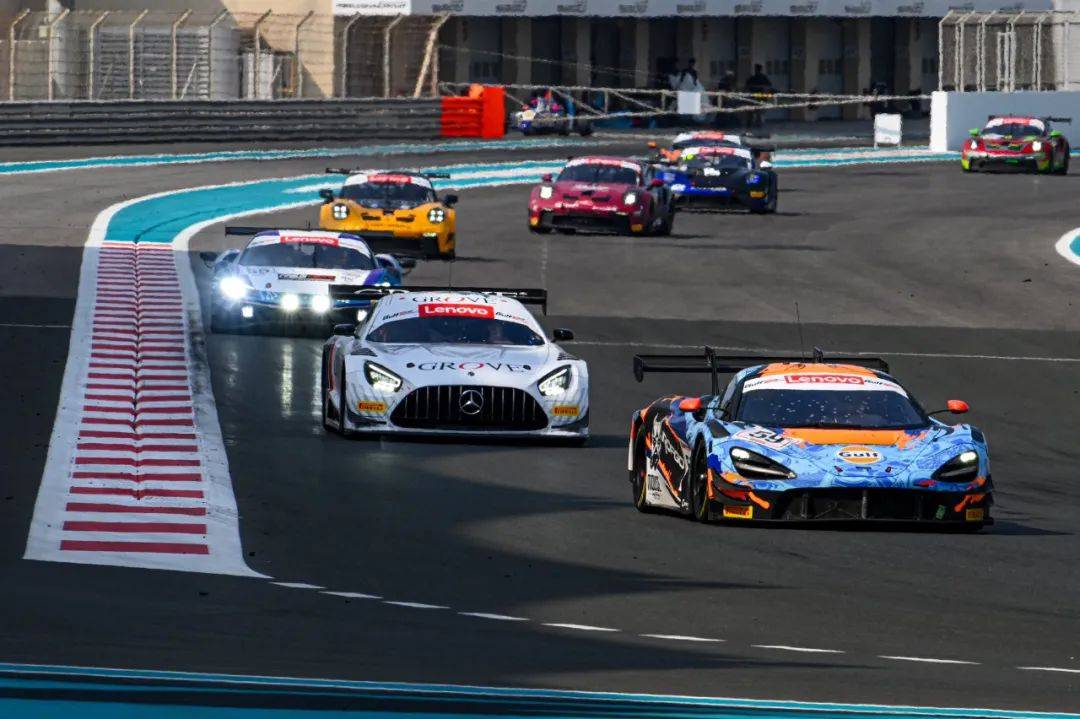 哈斯车队鏖战梅赛德斯，佩雷兹点燃赛场