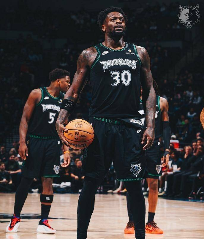 76人制霸森林狼，拉文在F1年度争冠接管比赛